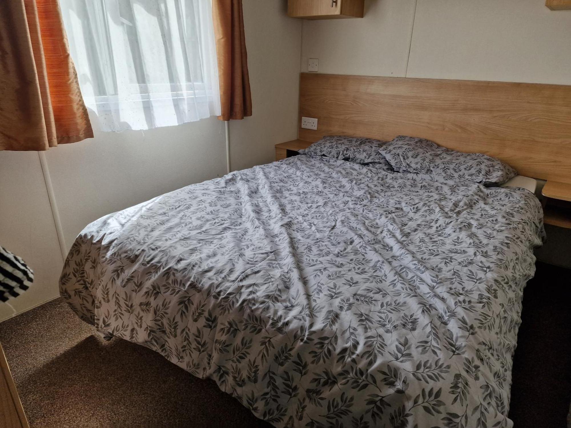 Plot 203 Paris Hotel Rhyl Luaran gambar